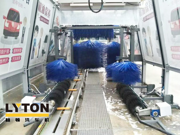 自動洗車設備,省心得力，造型美光大方！無錫中石化配置林頓FX11系列電腦洗車機！