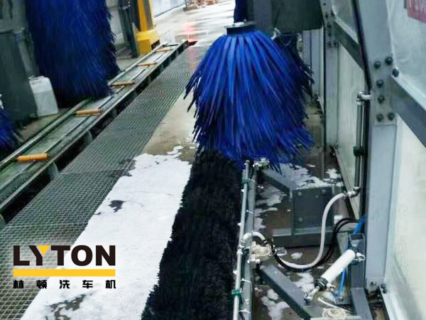 自動洗車設備,省心得力，造型美光大方！無錫中石化配置林頓FX11系列電腦洗車機！