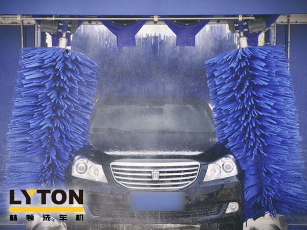 PH值中性FX002鍍膜水蠟德國配方林頓電腦洗車機專用高效干燥上光蠟，實現了洗車、打蠟、上光等電腦洗車機一次完成。長期使用可保持車輛鮮艷光亮，恢復鏡面效果。