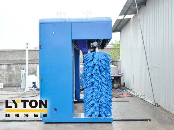 林頓新款GD-20A-5龍門往復式電腦洗車機整體熱浸鋅烤漆整機框架永不生銹，外形美觀大方。配泡棉軟刷、塑玻絲輪刷、低噪音固定式強力頂風機系統，設備經久耐用。