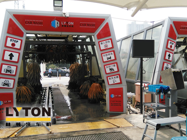 炎炎夏日，車廂如烤爐一般，夏季該怎么洗車？林頓電腦洗車機告訴您！夏季正確洗車“姿勢”！