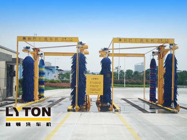 林頓大型通道式巴士洗車機走進南通，二臺公交車專用電腦洗車設備安裝完工交付