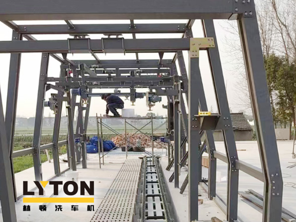 量身定制的解決方案、強大的洗車吞吐能力、卓越的汽車清洗效果、超高的盈利能力——隧道式全自動洗車機