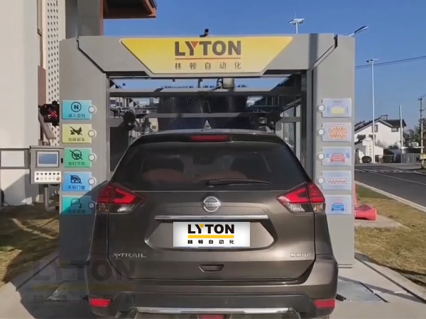 姑蘇周莊網紅打卡加油站選擇林頓FX-80A系列隧道連續式全自動洗車機，現已安裝完畢，調試洗車！